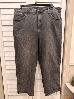 Universal Standard Women's Straight Leg Jeans in Washed Black size 18